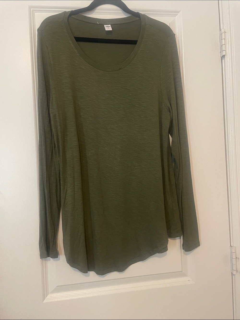Old Navy Olive Scoop Neck Long Sleeve Tee
